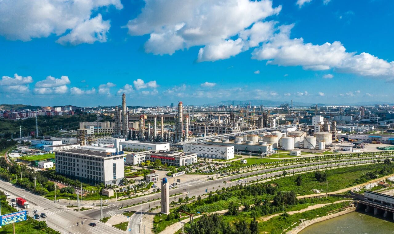 踐行“雙碳”使命，科技創(chuàng)新賦能綠色發(fā)展——中國化學(xué)天辰公司組織開展“綠水青山就是金山銀山”征集活動