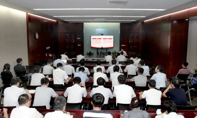 “學(xué)思踐悟守初心 篤行奮進(jìn)新征程”——蘆玲為土建工程部黨總支、化工機(jī)械部黨支部講授專題黨課