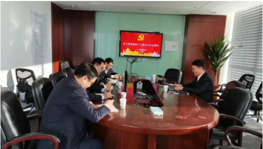 【熱點】天辰公司梁軍湘赴基層黨支部講授“學(xué)習(xí)十九屆五中全會精神”專題黨課